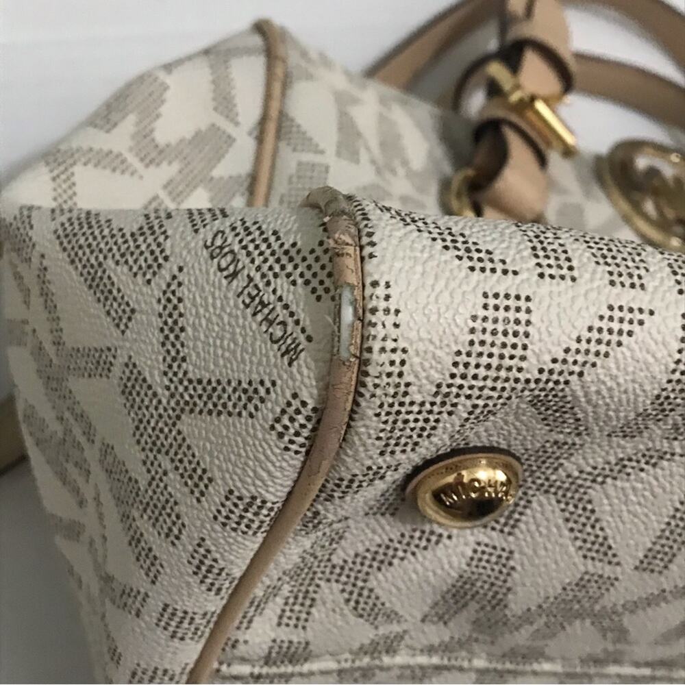 Michael Kors Grayson Vanilla Satchel - Picture 9 of 13